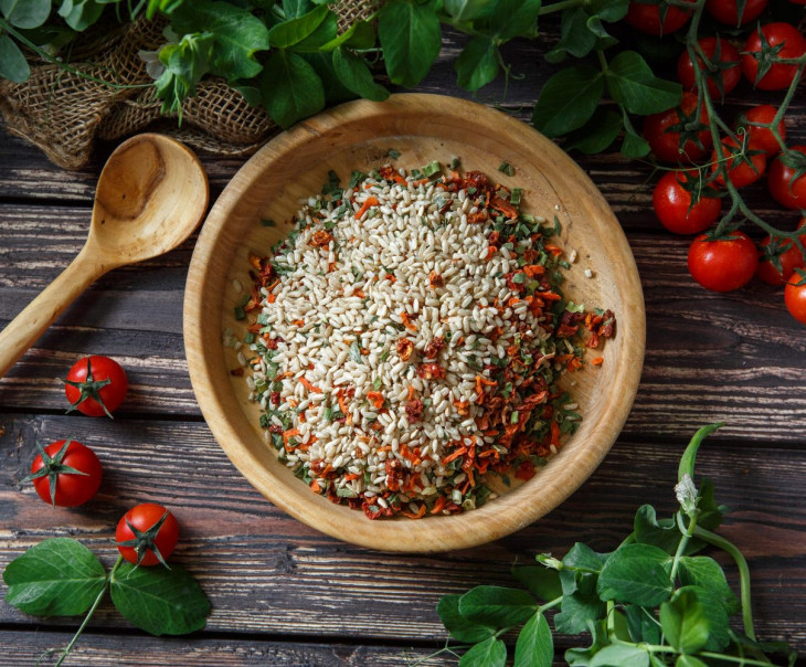 5348 Рис бурый с томатами и базиликом Вкусляндия 