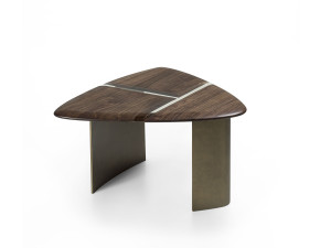 Треугольный журнальный столик с верхом из смолы и дерева