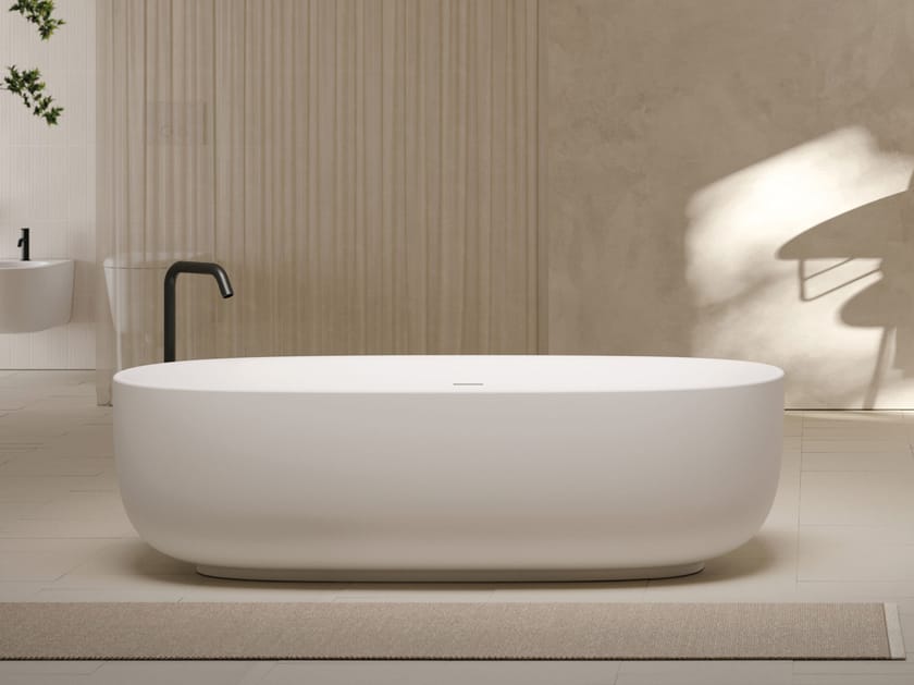 Овальная ванна в центре комнаты в Livingtec® Ceramica Globo KOI ARCH-00010981