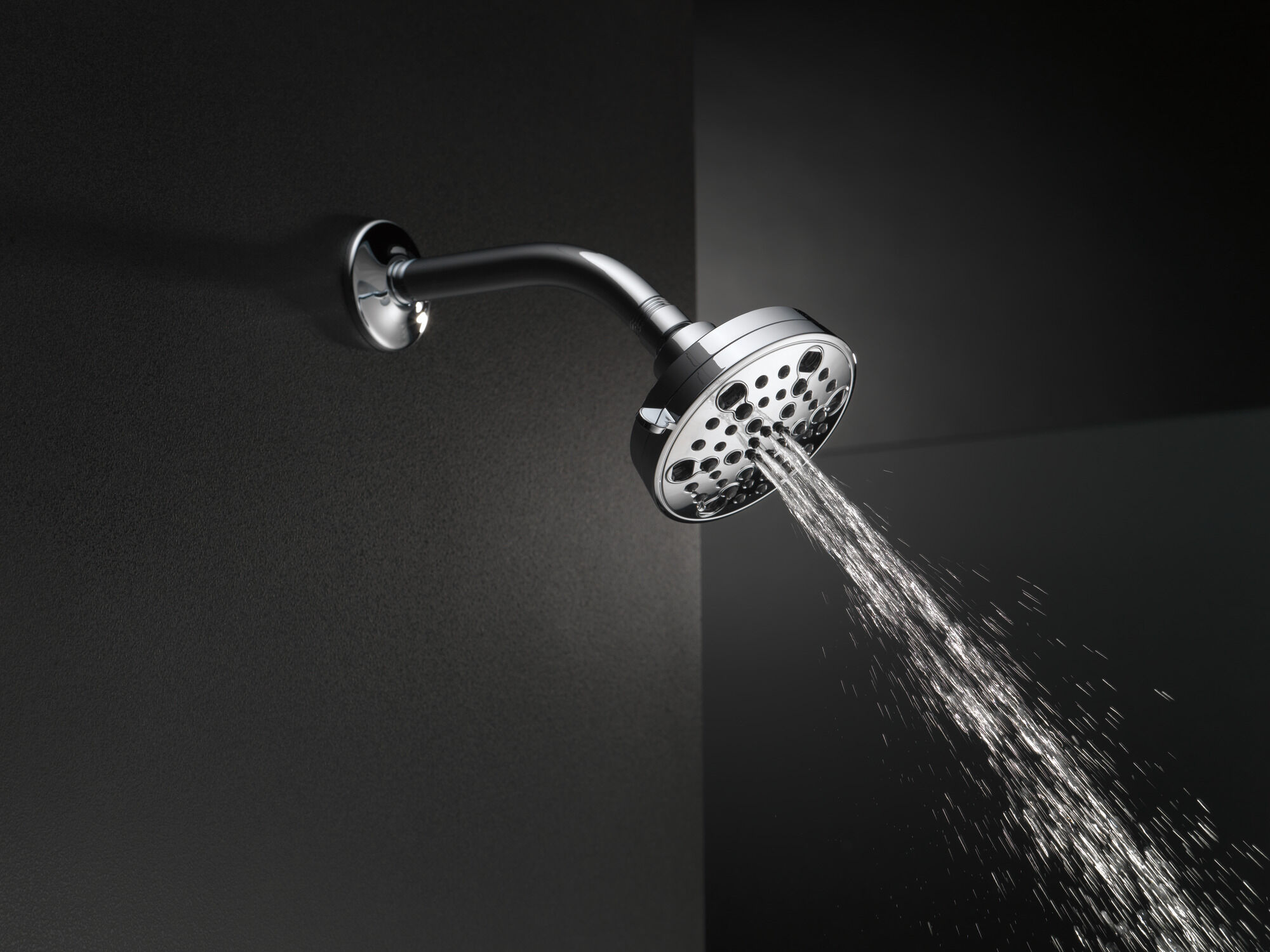 52638-CZ20-PK H2Okinetic® Современная душевая лейка с 5 настройками Delta Faucet Universal Showering Шампанское бронза  - Вид №4