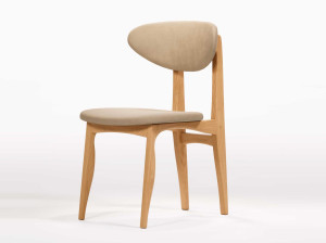 Кожаный стул с открытой спинкой и деревянной рамой