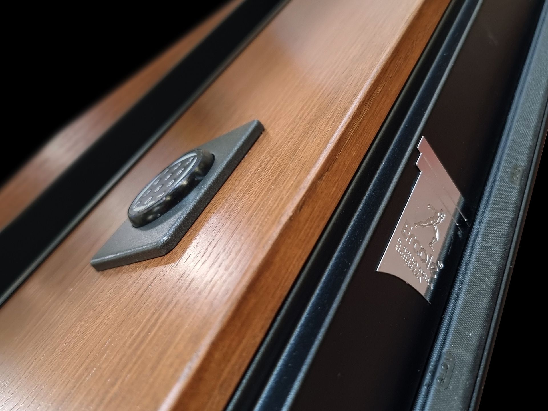 Бронированная дверь с утопленной ручкой из массива дерева Ercole Rialto ARCH-00130857 - Вид №2