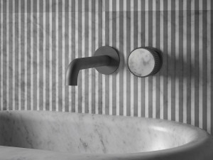 Смеситель для раковины с 2 отверстиями из мрамора