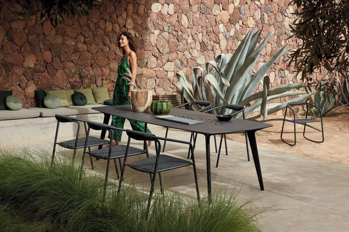 MNST984 Обеденный стол teak ⌀125см Manutti Torsa - Вид №3