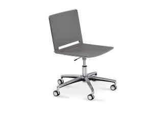 Офисное кресло из полипропилена с 5 спицами