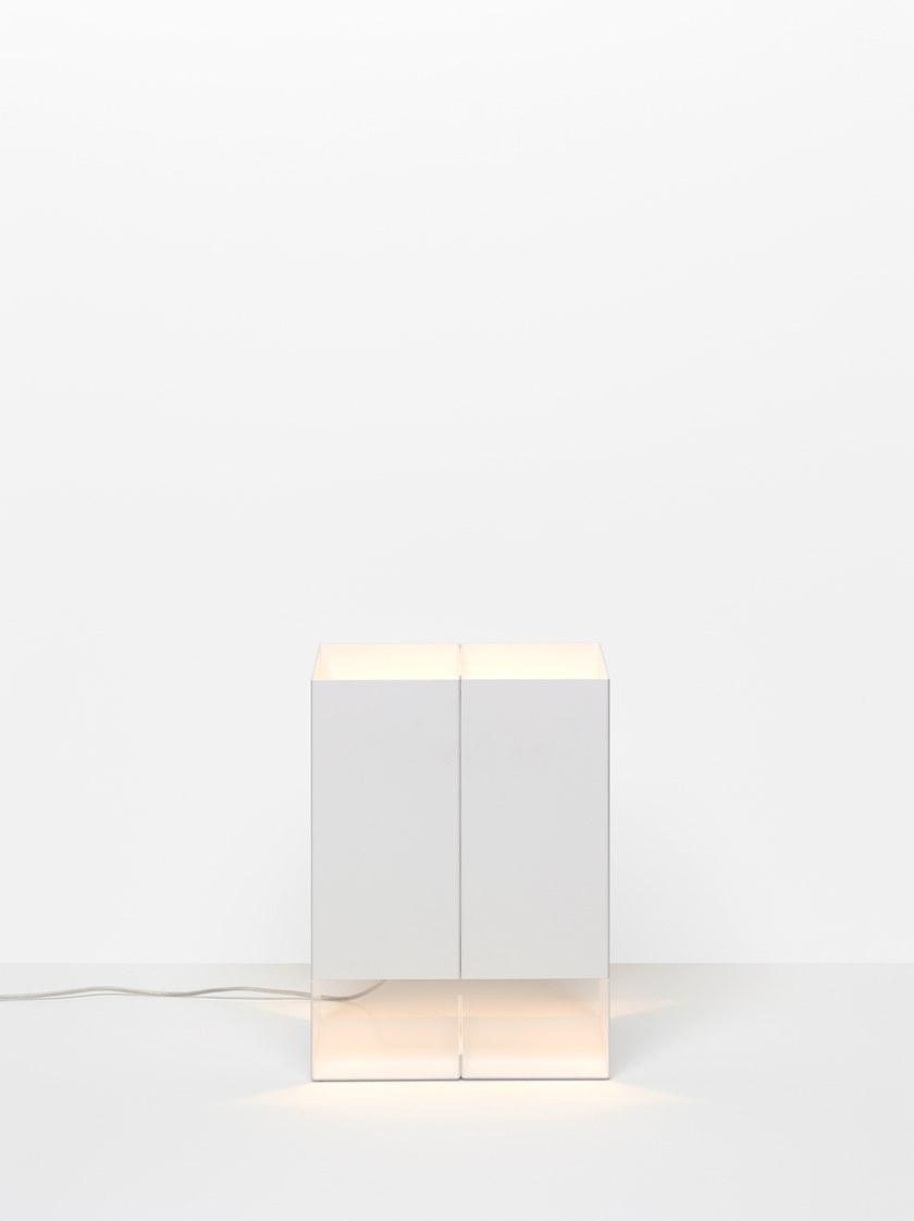 e15 Настольная лампа из алюминия Seam Lt02 - Вид №1