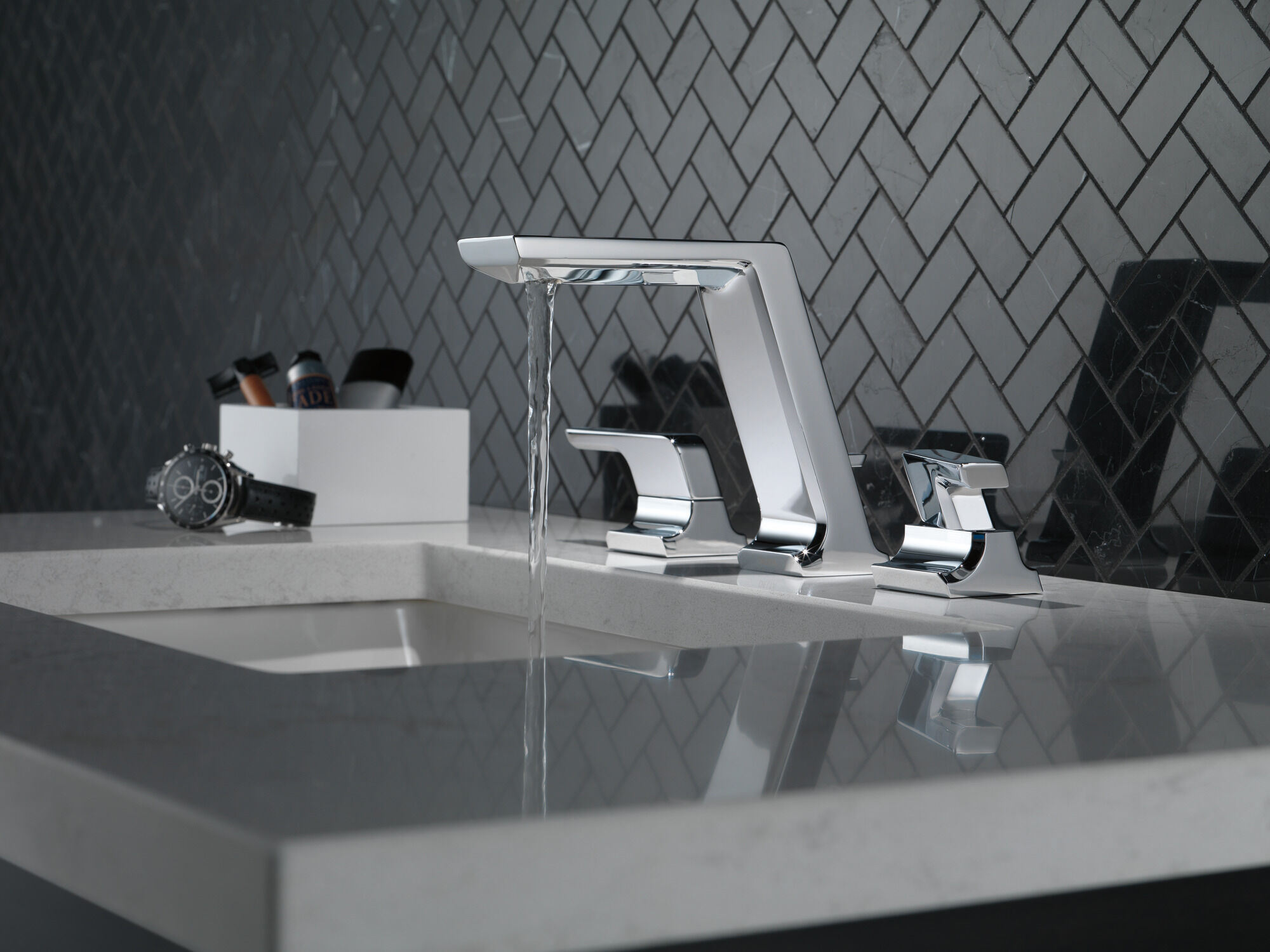 3599LF-MPU Смеситель для ванной комнаты с двумя ручками Delta Faucet Pivotal Хром  - Вид №2