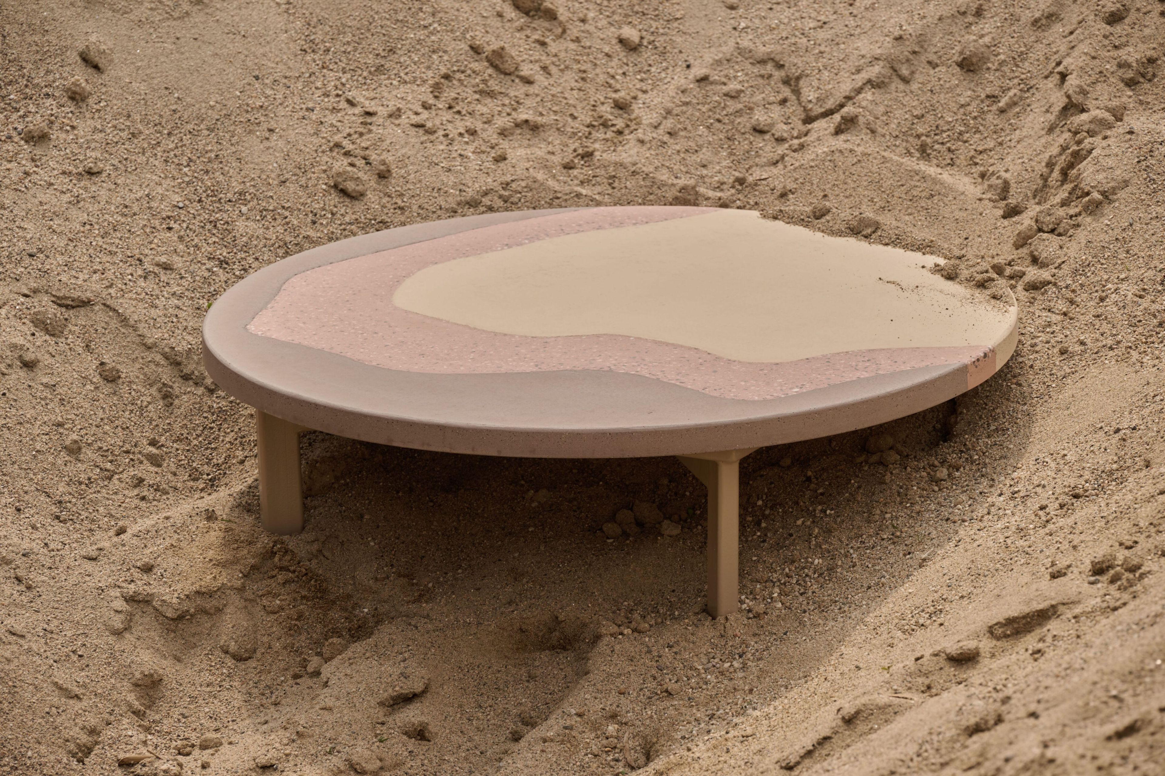 Круглый бетонный журнальный столик URBI et ORBI Medius Terra ARCH-00041210 - Вид №1