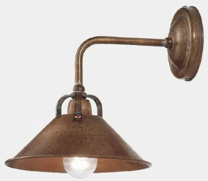 Il Fanale Настенный светильник из латуни с фиксированным кронштейном Cascina 204.05.oo