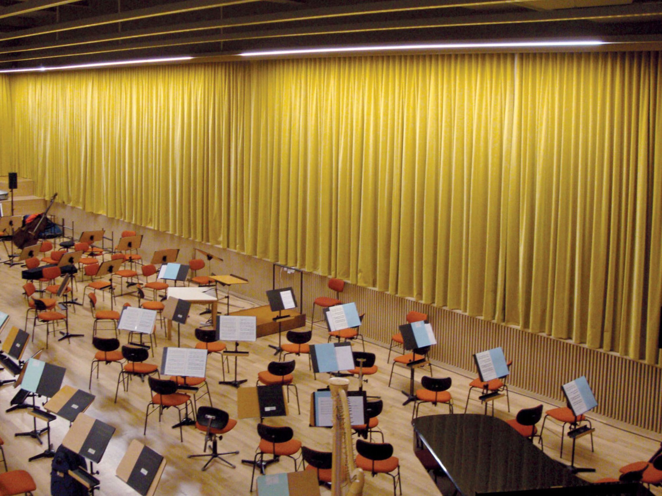 Моторизованный алюминиевый рельс для завитых штор Mottura Power ARCH-00074156