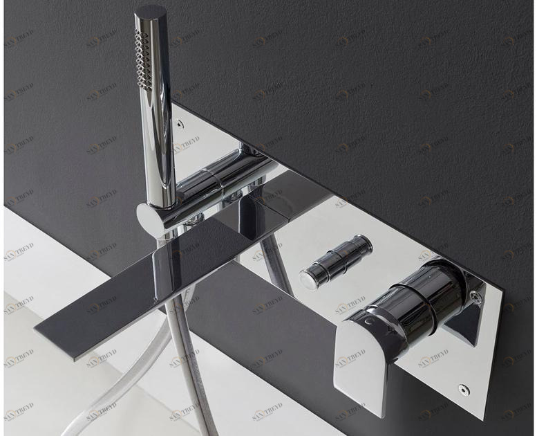 Rubinetterie Treemme Смеситель для ванны настенный с ручным душем Ran 2205