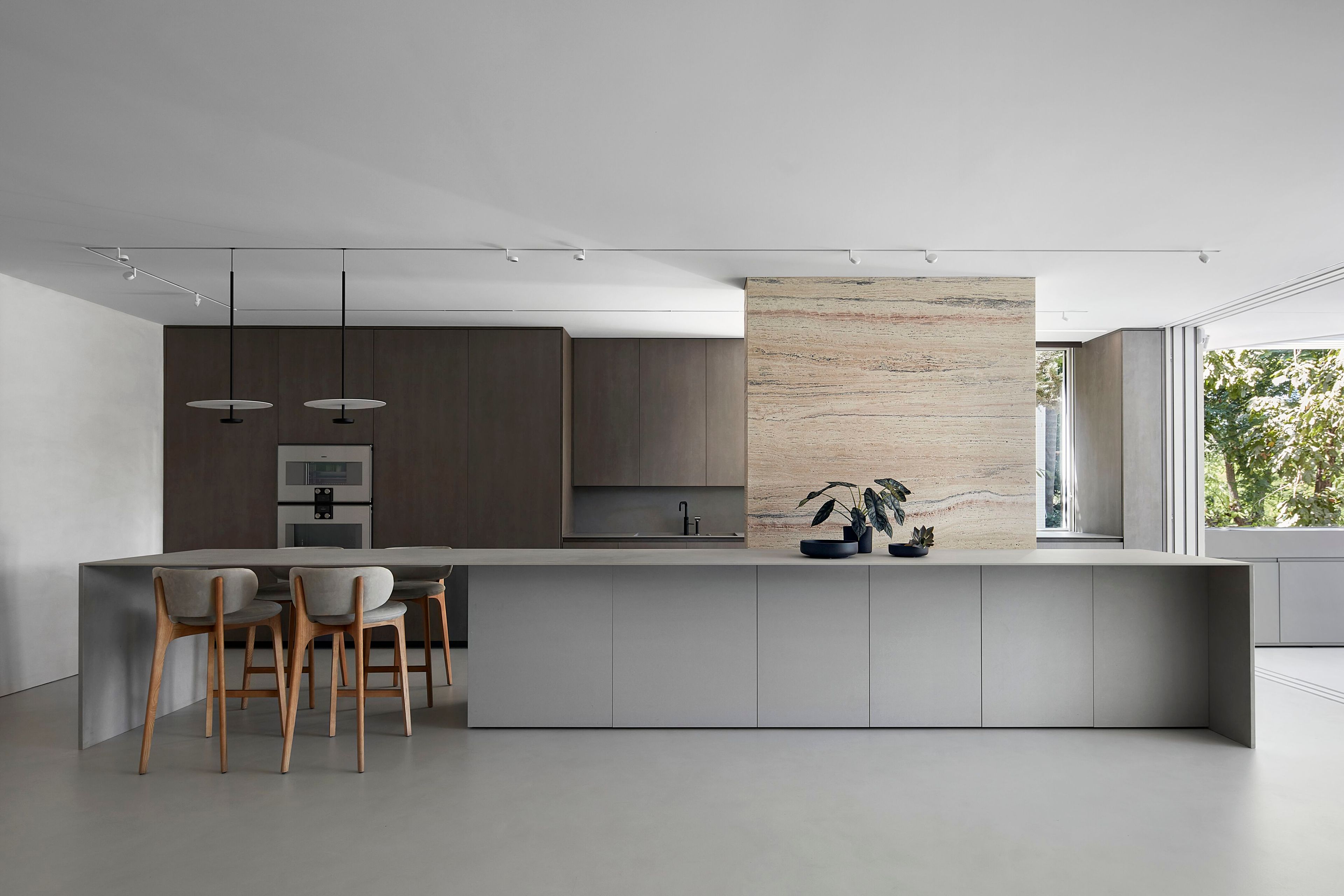 Высокий тканевый стул с деревянным основанием и подставкой для ног Secolo Ричмонд ARCH-00005641 - Вид №1