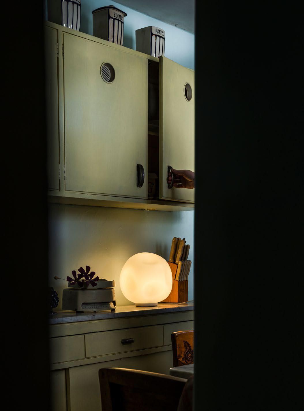 Светодиодная настольная лампа из дутого стекла Foscarini Hoba ARCH-00018097