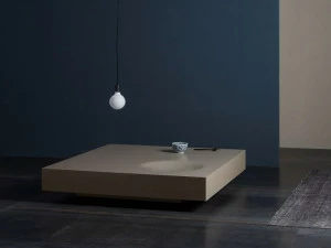 Kendo Mobiliario Квадратный лакированный журнальный столик на колесиках