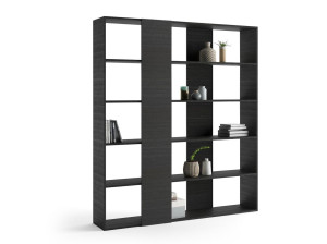 Отдельно стоящий книжный шкаф в облагороженном виде