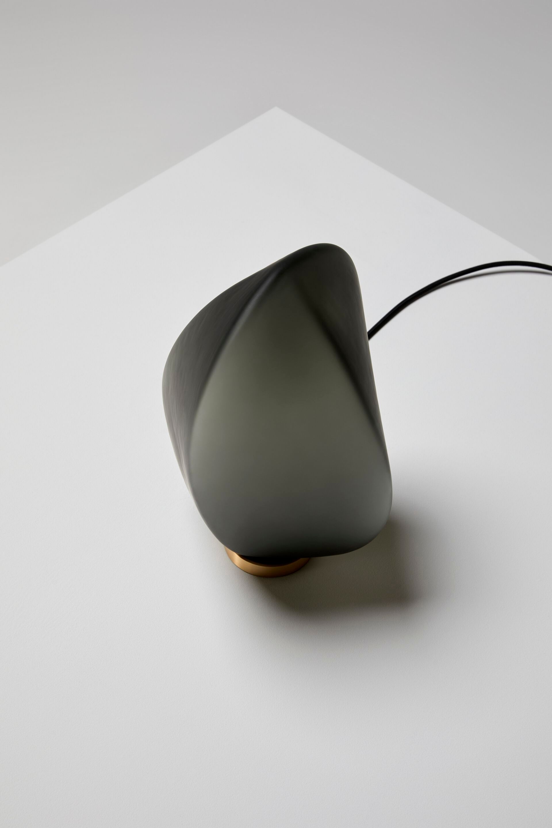 Стеклянная светодиодная настольная лампа Ross Gardam Solace ARCH-00067360 - Вид №10