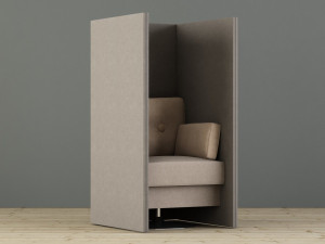 Тканевое кресло с высокой спинкой