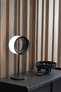 Светодиодная настольная лампа с диммером