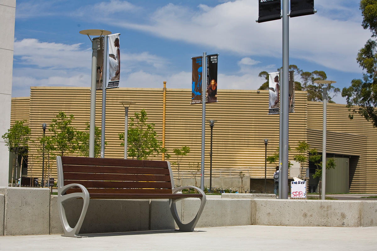 FSRT98 Скамейка трио  Forms-surfaces  - Вид №6