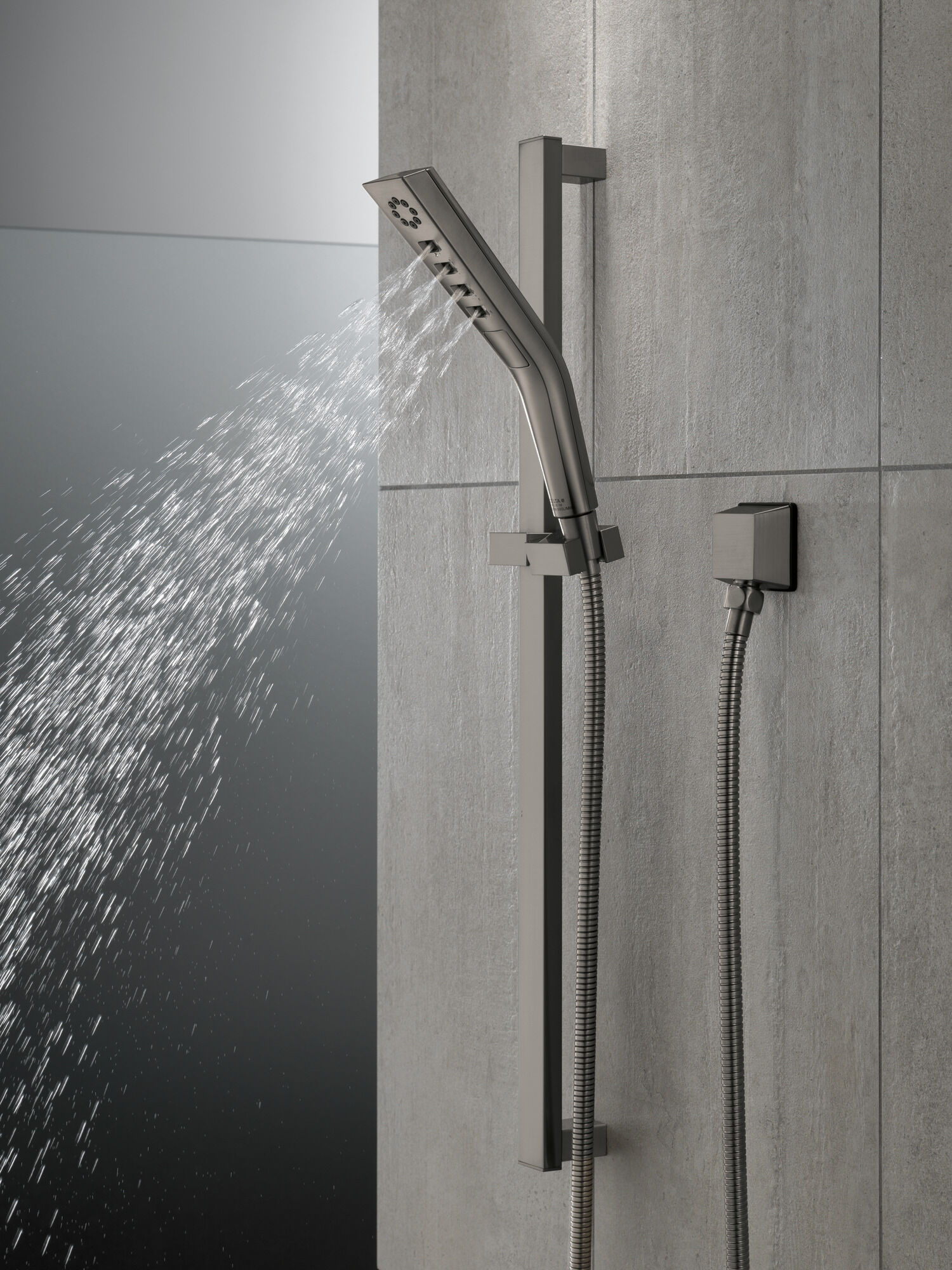 51799-KS H2Okinetic® Ручной душ со скользящей штангой с 3 настройками Delta Faucet Universal Showering Черный нержавеющий  - Вид №1