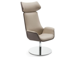 Кожаное кресло с подголовником