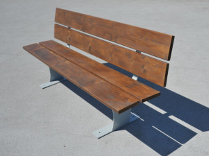 Оцинкованная стальная скамья со спинкой