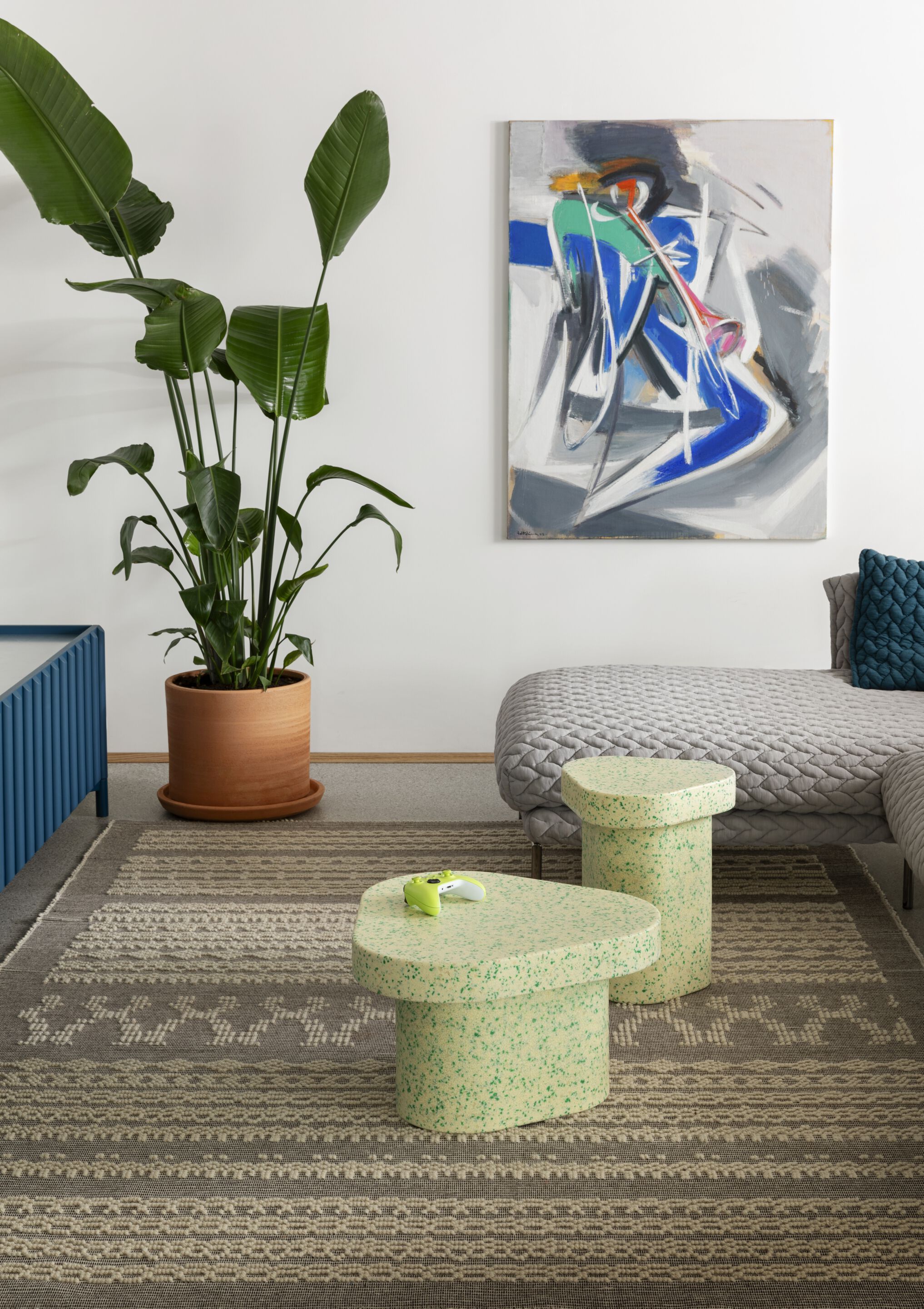 Рециркулированный пластиковый треугольный журнальный столик Miniforms SUPERPOP ARCH-00034148 - Вид №12